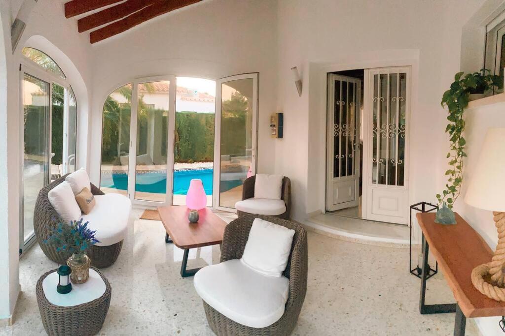 Impresionante Villa Con Piscina - Oliva Nova Esterno foto